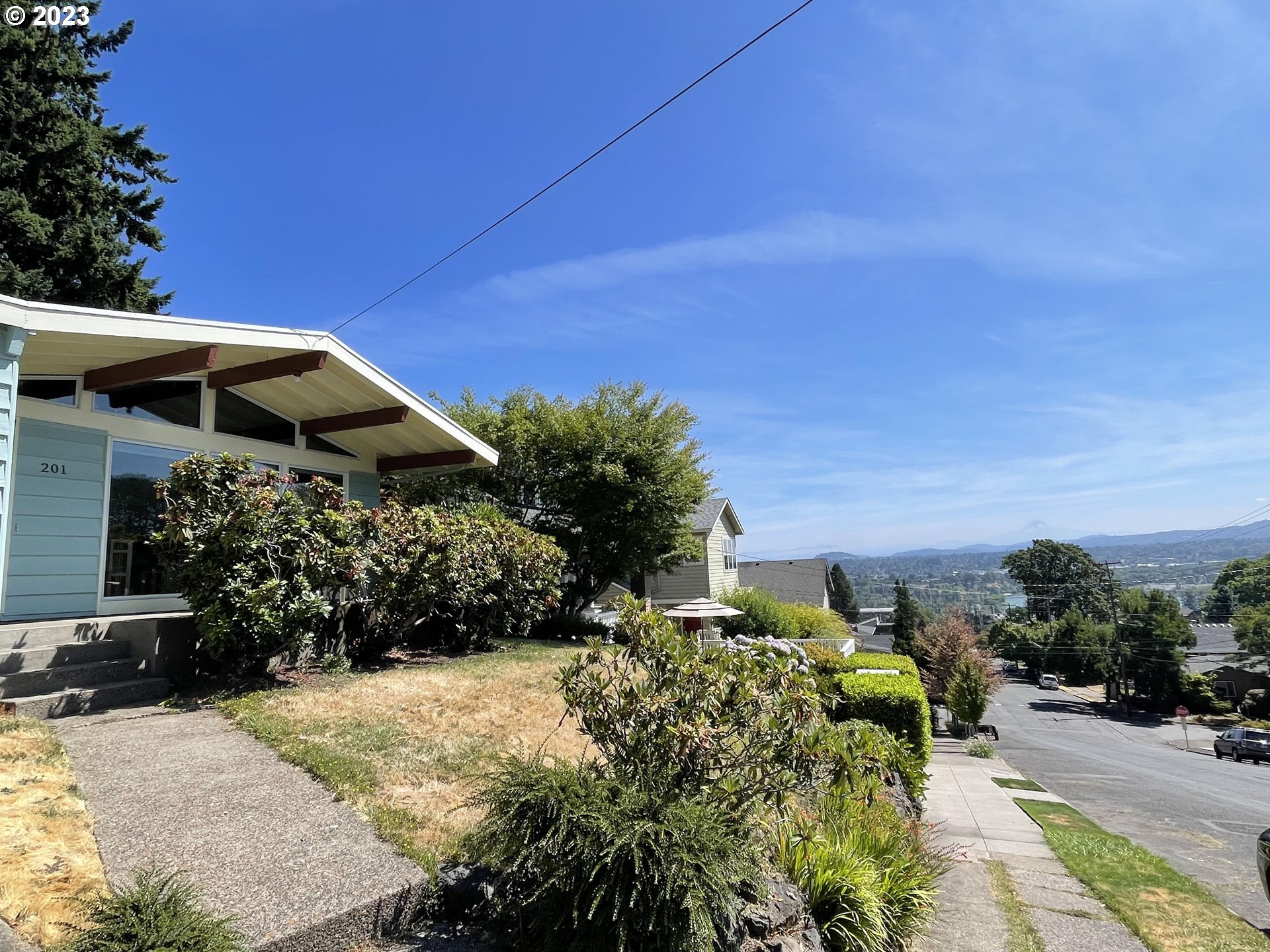 201 Southwest Bancroft Street Portland, OR 97239 - Photo 4 of 44 Gallery Image 4