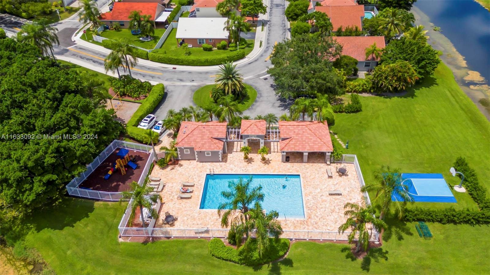 303 Bridgeton Road Weston, FL 33326 - Photo 35 of 49 Gallery Image 35