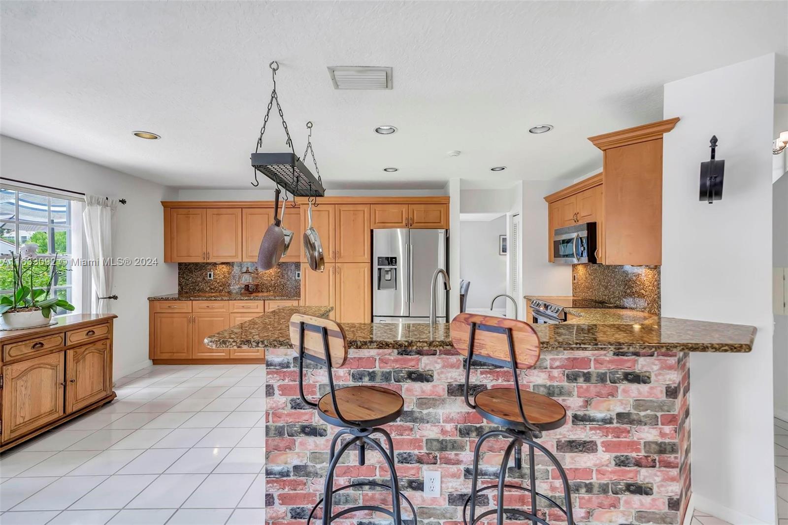 303 Bridgeton Road Weston, FL 33326 - Photo 9 of 49 Gallery Image 9