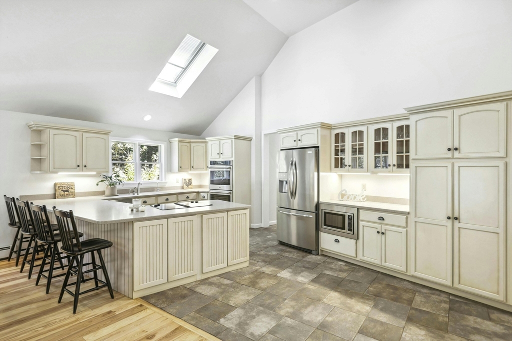 15 Rollingwoods Road Hubbardston, MA 01452 - Photo 3 of 42 Gallery Image 3