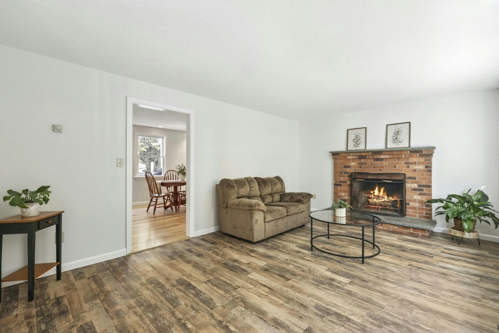 15 Rollingwoods Road Hubbardston, MA 01452 - Photo 5 of 42 Gallery Image 5