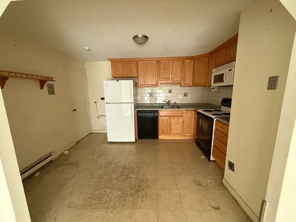 $220,000 | 4 Hazelwood Avenue, Unit 12, Dracut, MA 01826