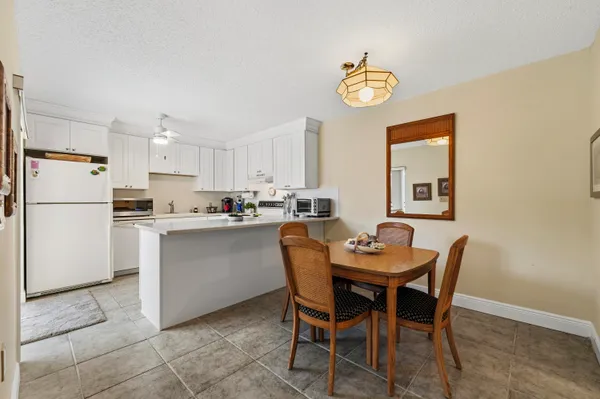$260,000 | 5720 Southeast Windsong Lane, Unit 326, Stuart, FL 34997