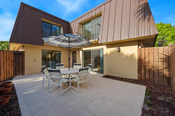 $260,000 | 5720 Southeast Windsong Lane, Unit 326, Stuart, FL 34997
