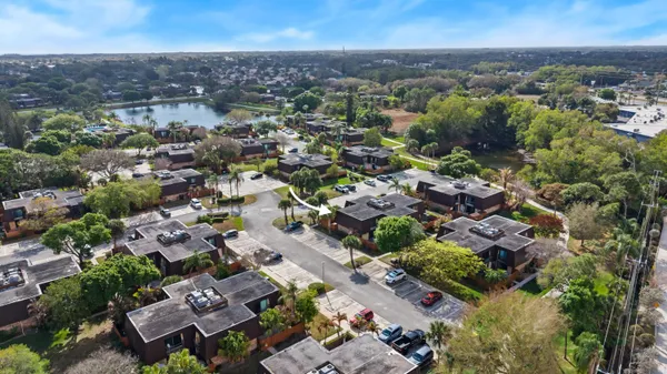 $260,000 | 5720 Southeast Windsong Lane, Unit 326, Stuart, FL 34997