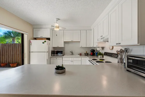 $260,000 | 5720 Southeast Windsong Lane, Unit 326, Stuart, FL 34997