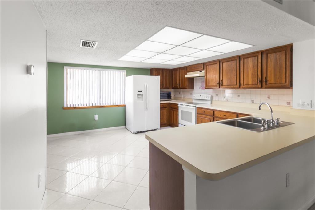 406 Sandy Hook Road Treasure Island, FL 33706 - Photo 13 of 35