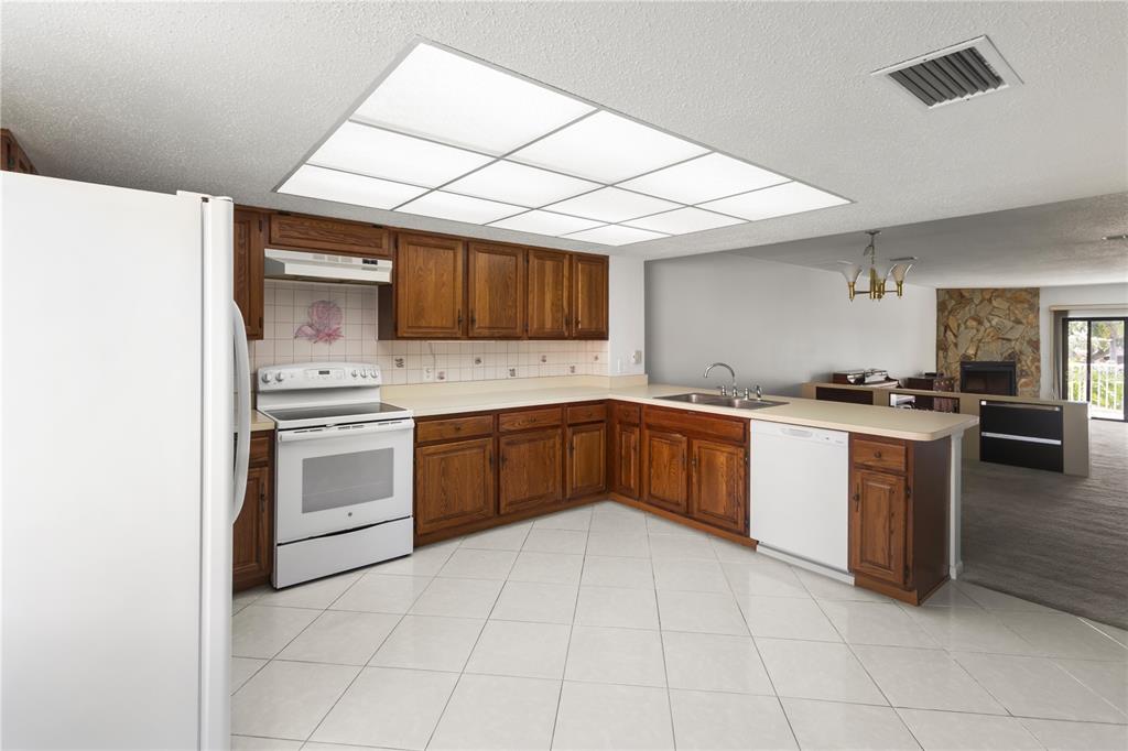 406 Sandy Hook Road Treasure Island, FL 33706 - Photo 14 of 35