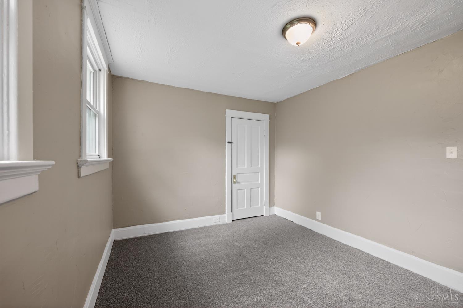 4938 Plainville Road Cincinnati, OH 45227 - Photo 17 of 34