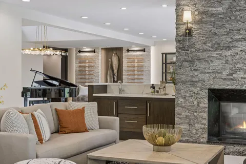 $2,650,000 | 45 Clay Cliffe Drive, Tonka Bay, MN 55331