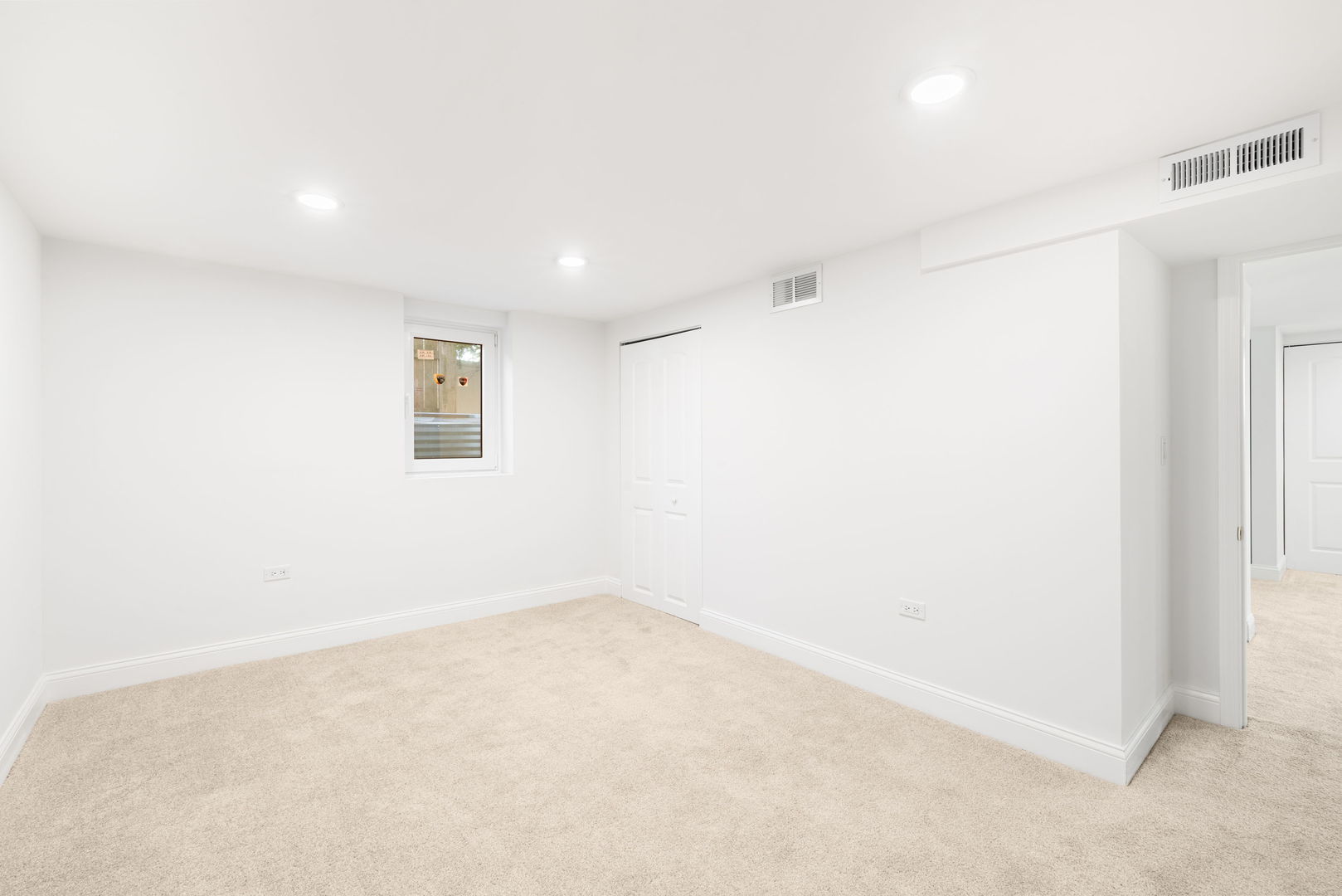 9048 Oneill Drive Burr Ridge, IL 60527 - Photo 22 of 32 an empty room with a empty space and windows