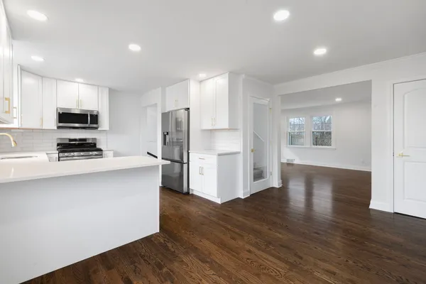 $599,000 | 9048 Oneill Drive, Burr Ridge, IL 60527