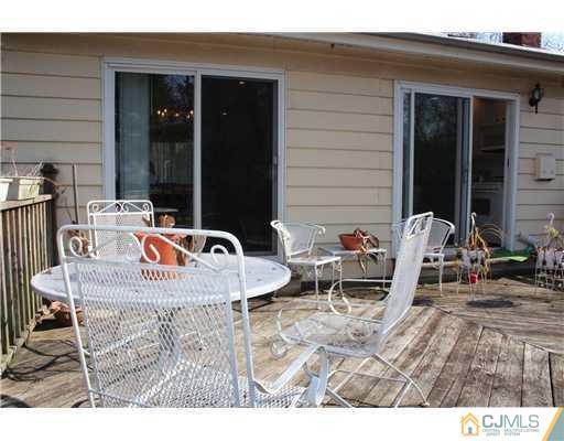 7 Peake Road Edison, NJ 08837 - Photo 11 of 16 Gallery Image 11
