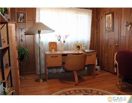 7 Peake Road Edison, NJ 08837 - Photo 13 of 16 Gallery Image 13
