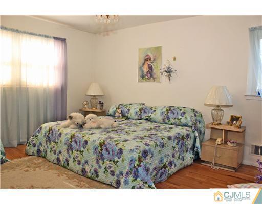 7 Peake Road Edison, NJ 08837 - Photo 16 of 16 Gallery Image 16