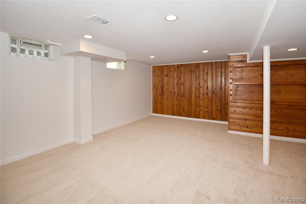 2261 Dunstable Road Birmingham, MI 48009 - Photo 24 of 39