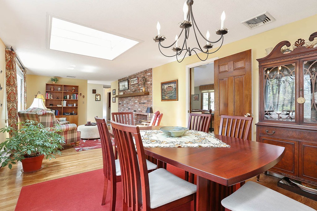 12 Howlett Street Topsfield, MA 01983 - Photo 8 of 26 Gallery Image 8