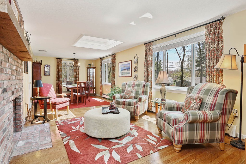 12 Howlett Street Topsfield, MA 01983 - Photo 10 of 26 Gallery Image 10