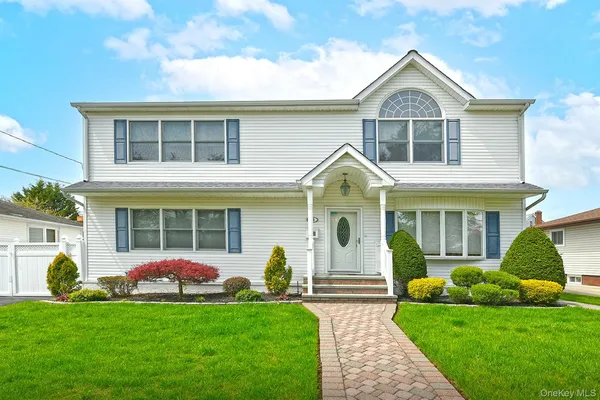 $928,000 | 53 South 3rd Street, Bethpage, NY 11714