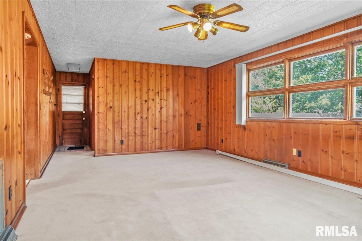 5414 North James Road Peoria, IL 61615 - Photo 8 of 15 Gallery Image 8