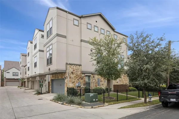 $675,000 | 5337 Laurel Branch Drive, Dallas, TX 75209