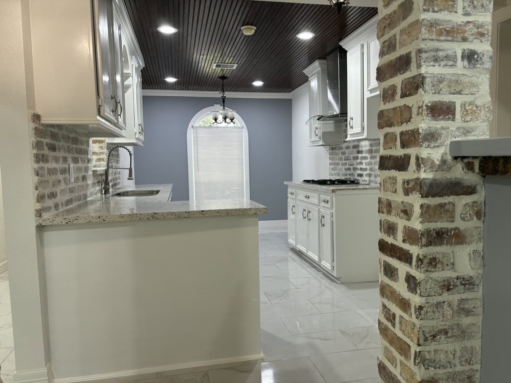7718 Breezeway Street Houston, TX 77040 - Photo 6 of 29