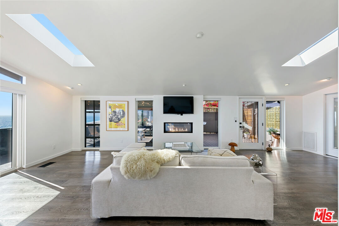 29500 Heathercliff Road, Unit 159 Malibu, CA 90265 - Photo 10 of 37