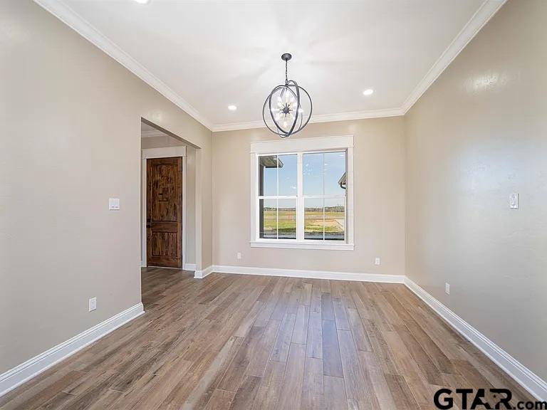 404 Small Oaks Road Kilgore, TX 75662 - Photo 5 of 34