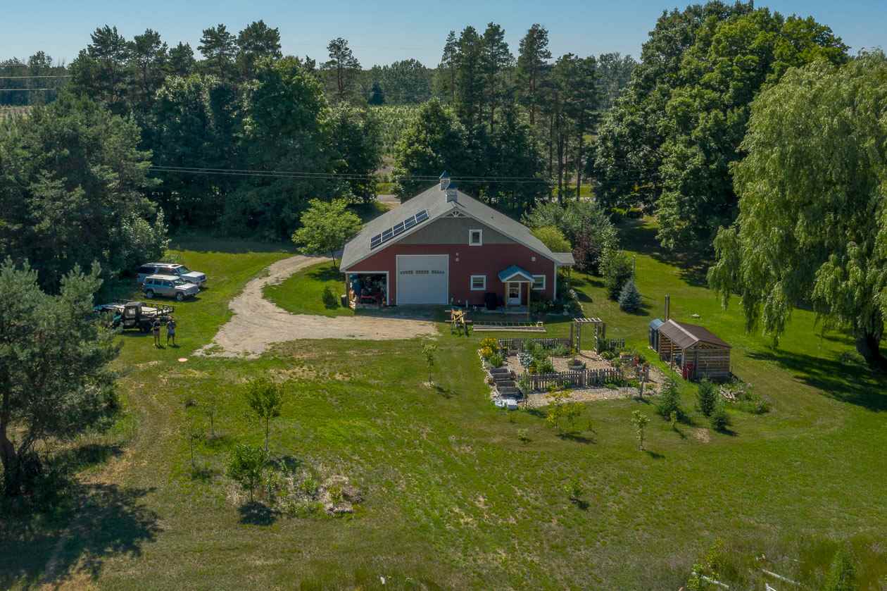 2321 Nugent Road Benzonia, MI 49616 - Photo 13 of 38 1877449-12.JPG