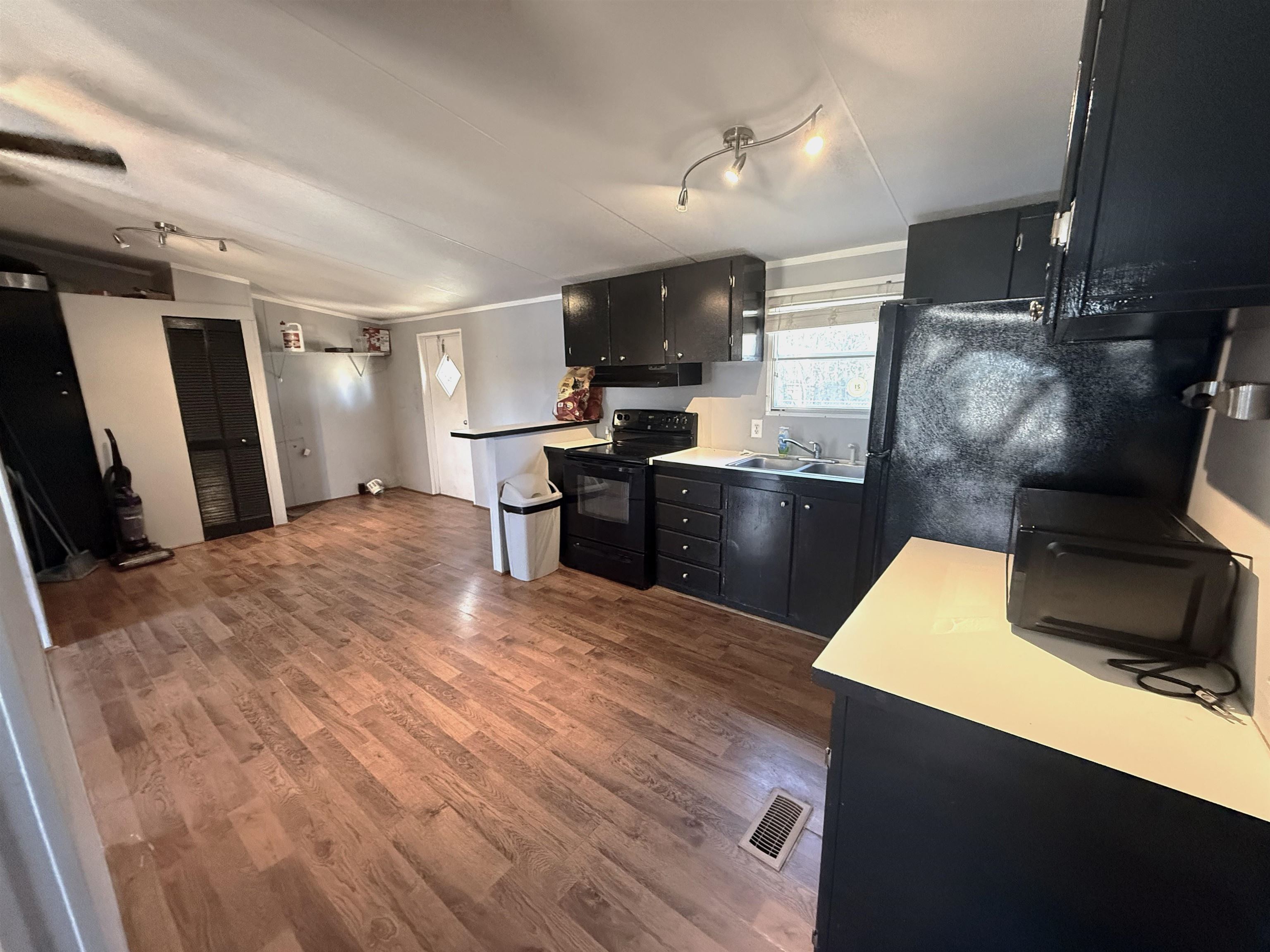 2069 Trifalia Road Scranton, SC 29591 - Photo 10 of 23