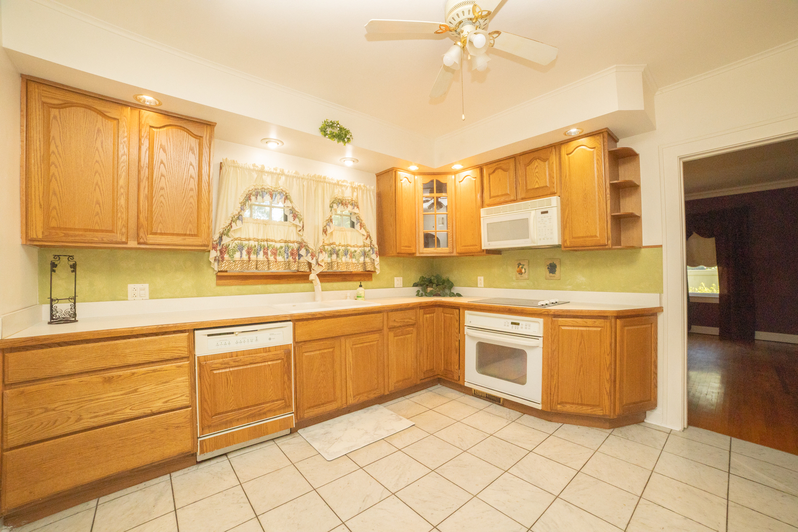 2429 Dougal Road Joliet, IL 60433 - Photo 6 of 24 Gallery Image 6