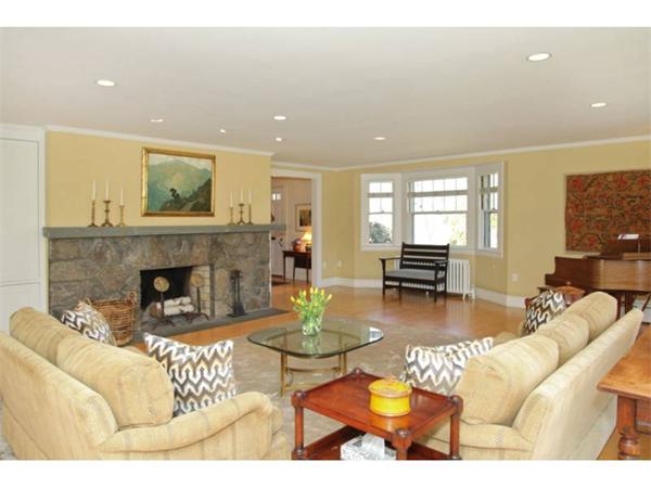 34 Old England Road Newton, MA 02467 - Photo 4 of 16 Gallery Image 4