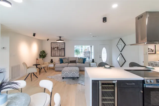 $440,000 | 5326 De Lange Lane, Houston, TX 77092