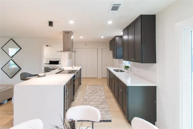 $440,000 | 5326 De Lange Lane, Houston, TX 77092