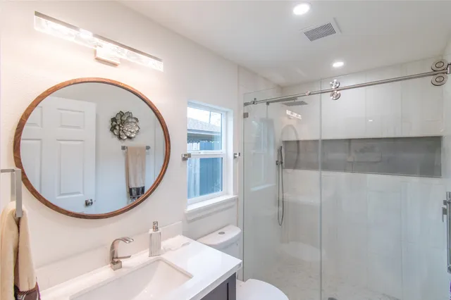 $440,000 | 5326 De Lange Lane, Houston, TX 77092