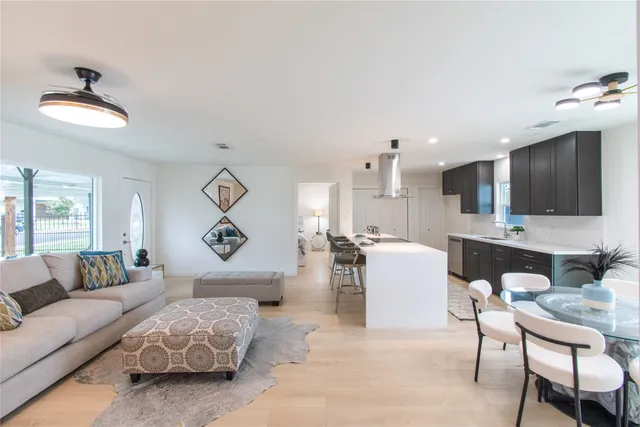 $440,000 | 5326 De Lange Lane, Houston, TX 77092