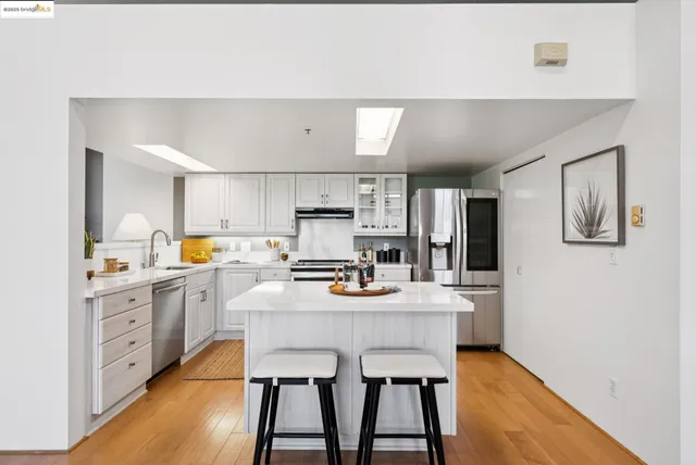 $879,000 | 1500 Park Avenue, Unit 212, Emeryville, CA 94608