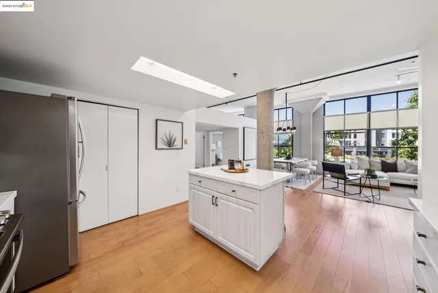 $879,000 | 1500 Park Avenue, Unit 212, Emeryville, CA 94608