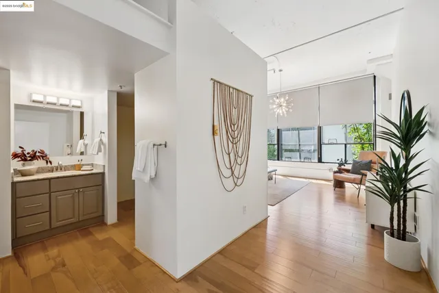 $879,000 | 1500 Park Avenue, Unit 212, Emeryville, CA 94608