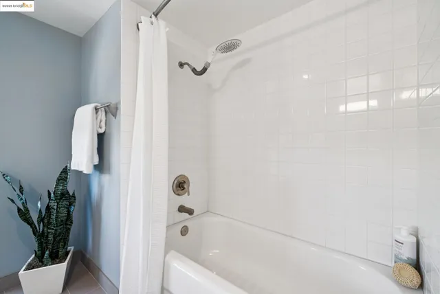 $879,000 | 1500 Park Avenue, Unit 212, Emeryville, CA 94608