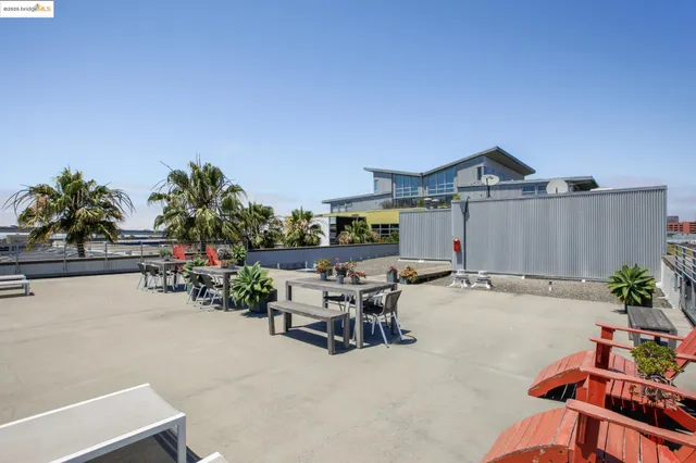 $879,000 | 1500 Park Avenue, Unit 212, Emeryville, CA 94608
