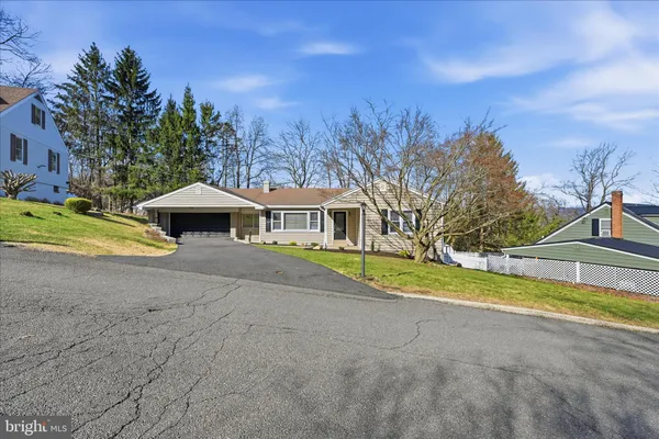 $299,900 | 115 Mahantongo Drive, Pottsville, PA 17901