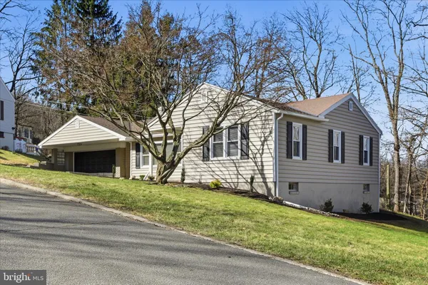 $299,900 | 115 Mahantongo Drive, Pottsville, PA 17901