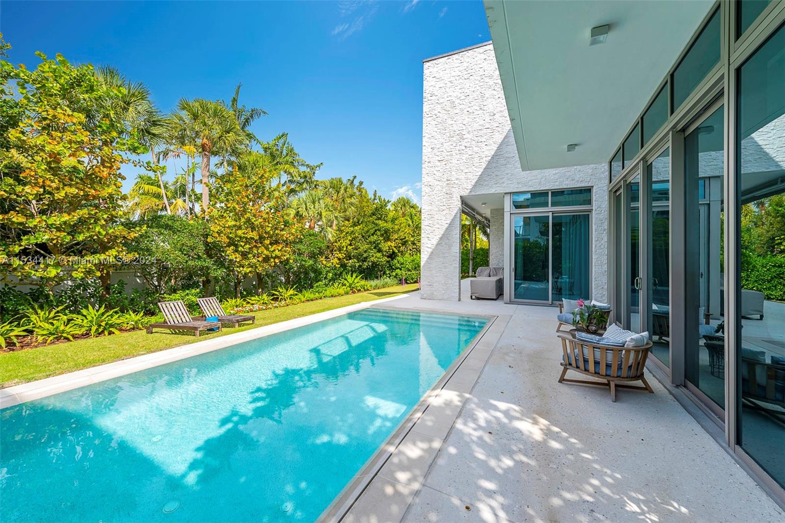107 Reef Lane Key Biscayne, FL 33149 - Photo 13 of 46 Gallery Image 13