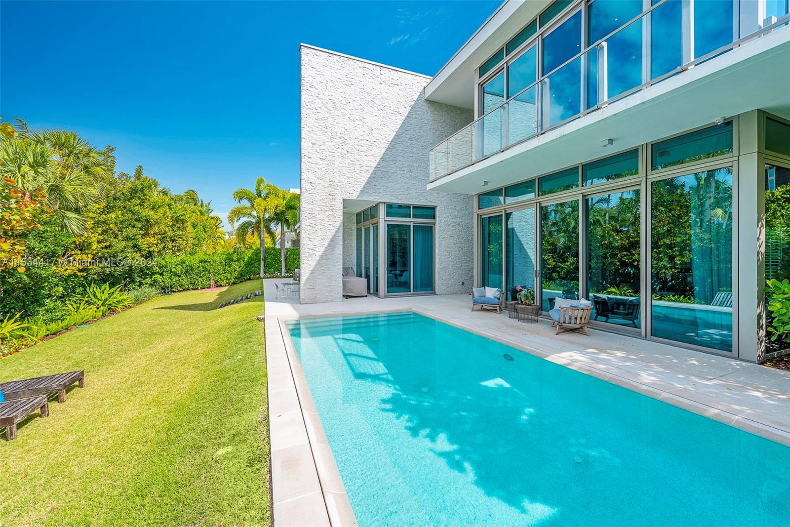 107 Reef Lane Key Biscayne, FL 33149 - Photo 27 of 46 Gallery Image 27