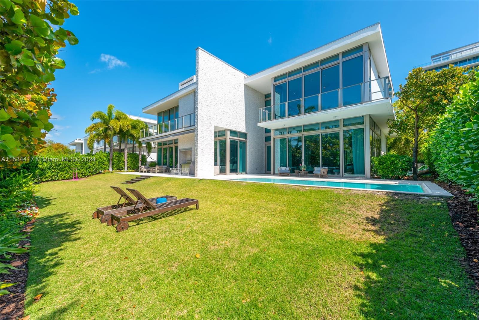 107 Reef Lane Key Biscayne, FL 33149 - Photo 30 of 46 Gallery Image 30