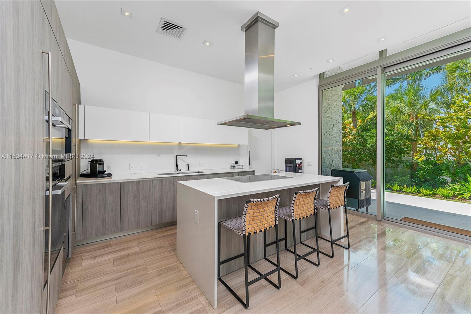 107 Reef Lane Key Biscayne, FL 33149 - Photo 9 of 46 Gallery Image 9