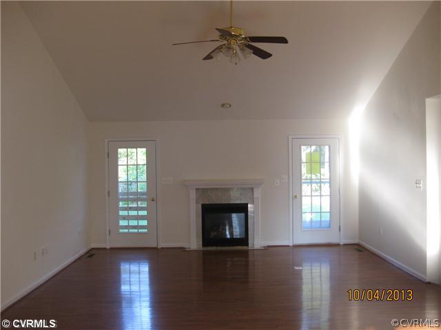 5108 Ridge Road Spotsylvania, VA 22551 - Photo 3 of 19 Den/Family/Great Room