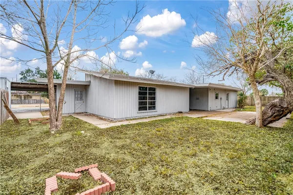 $299,000 | 1419 South 11th Street, Kingsville, TX 78363