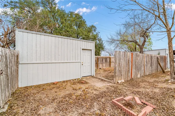 $299,000 | 1419 South 11th Street, Kingsville, TX 78363